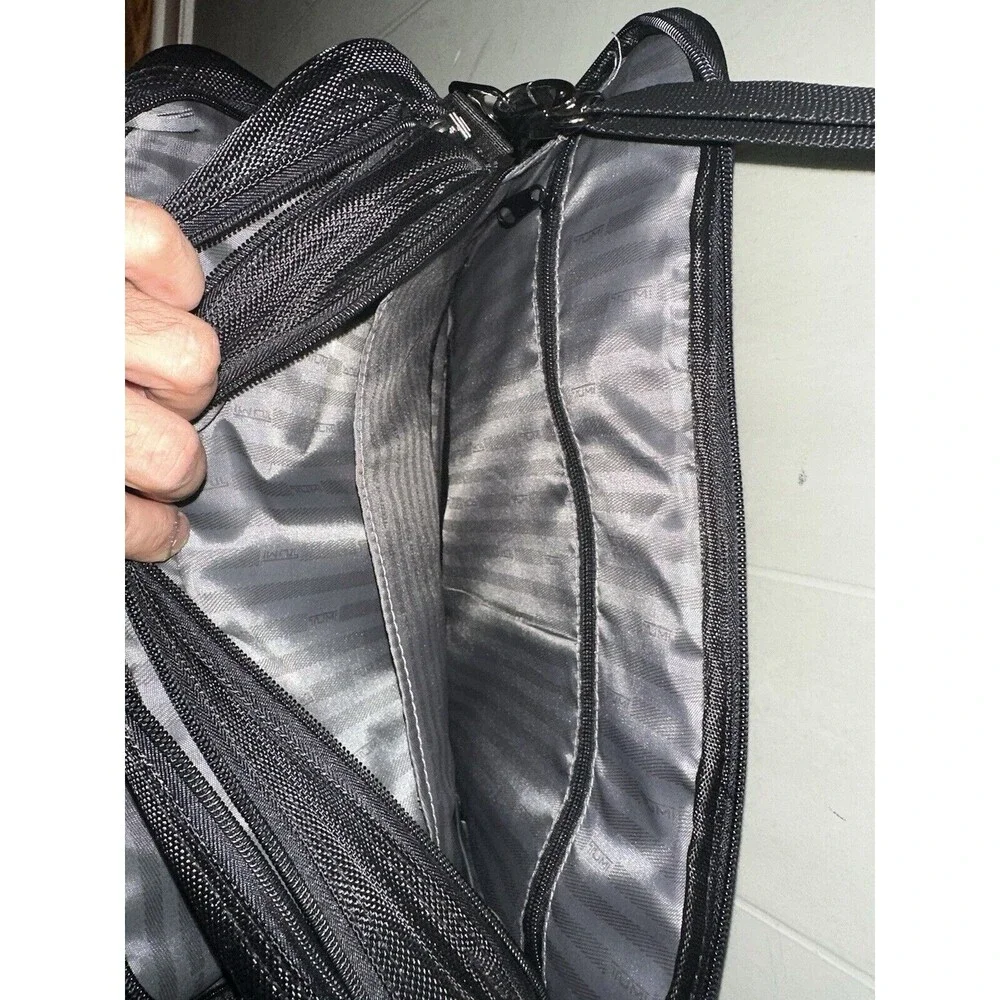 TUMI LAPTOP/MESSENGER BAG BLACK BALLISTICS NYLON 15x11in